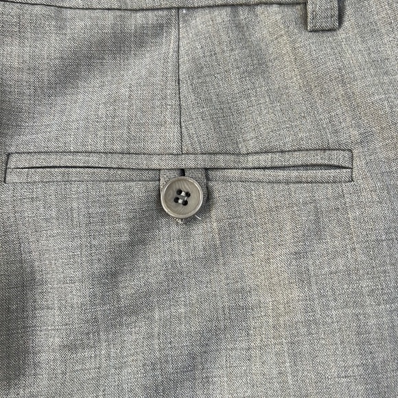 Theory. Palmer City Walking Shorts NWT. 2 - Picture 4 of 7